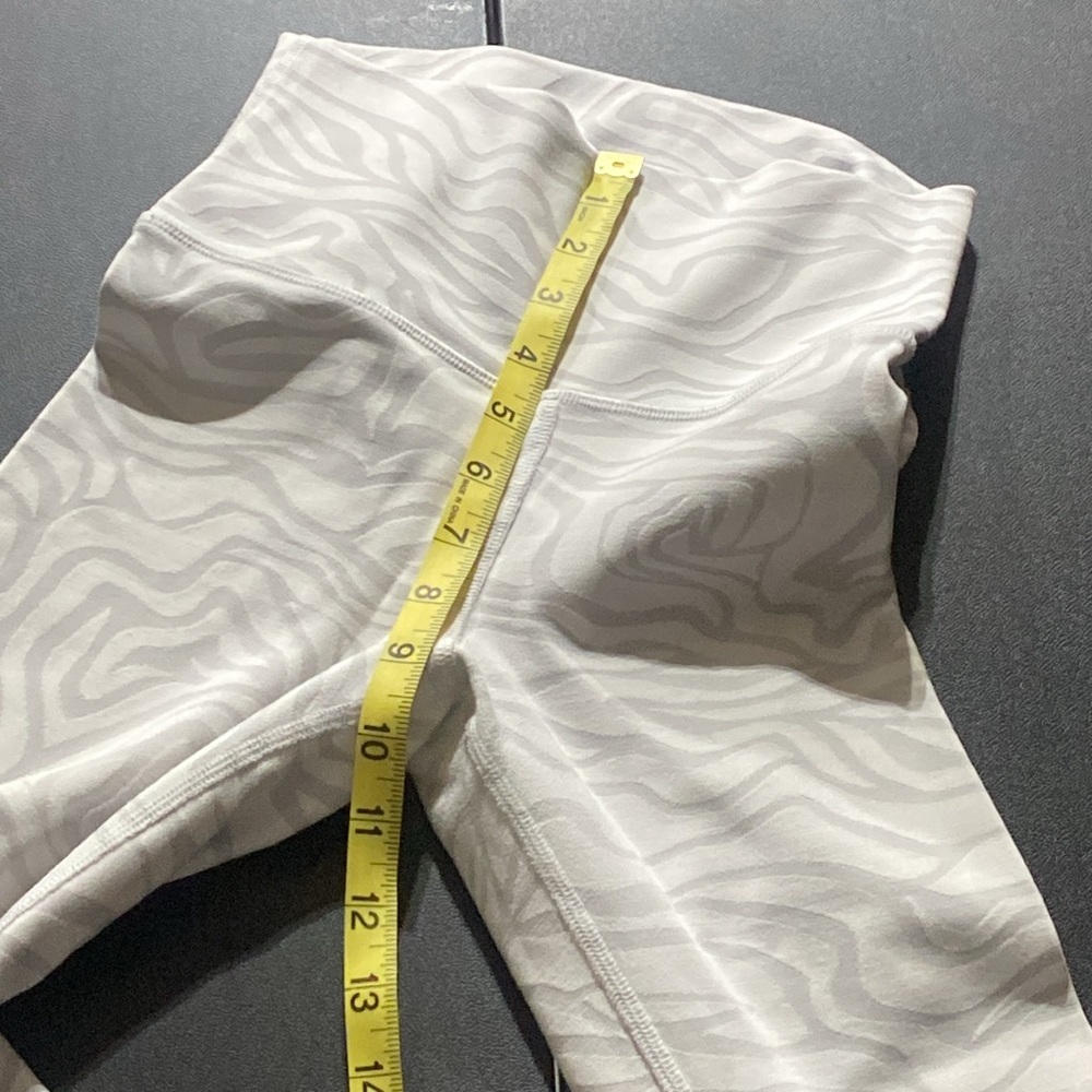 Alo White And Grey Leggings - Picture 4 of 6